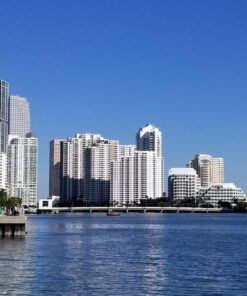 TOMA CORRIENTE BRICKELL MADERA